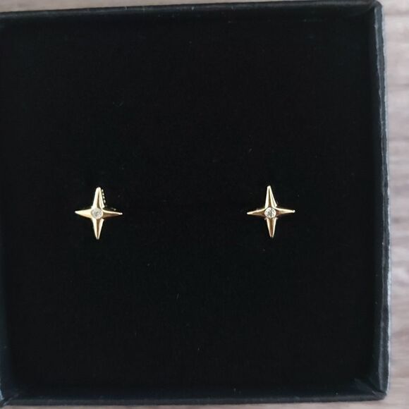 Gold Plated 925 Silver Star Stud Earrings - Picture 5 of 8